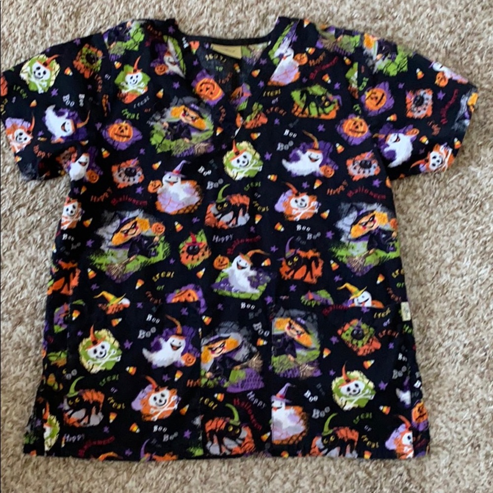 Halloween print scrub top.